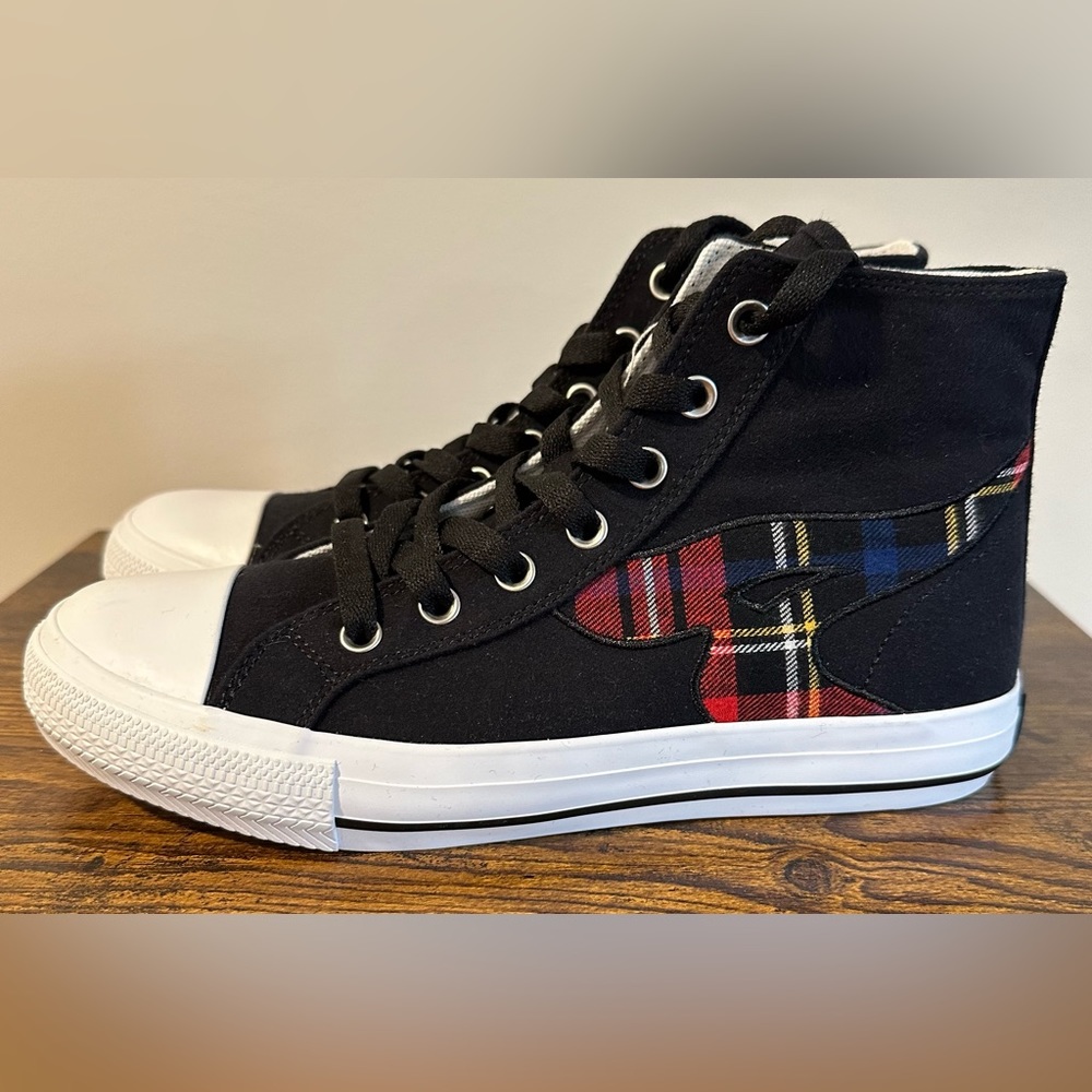 Airwalk Big Girls Niley Black Plaid High Top Sneaker NWT Size 5.5